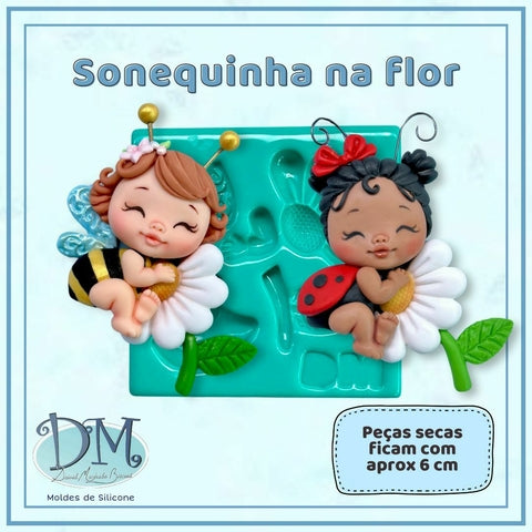 Sonequinha na Flor