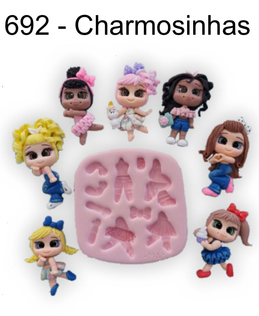 692 Charmosinhas
